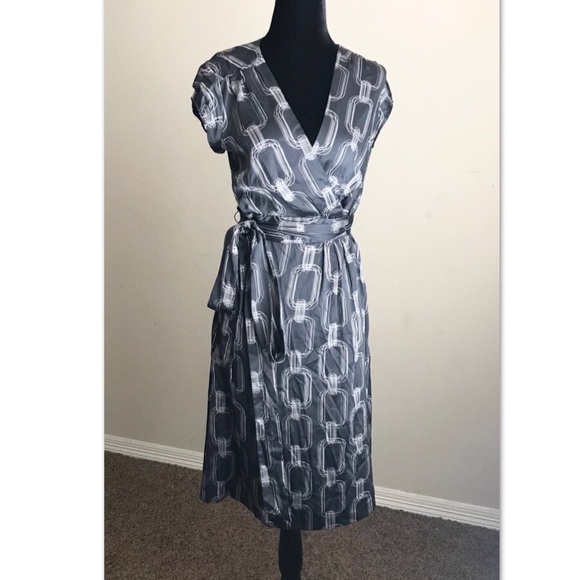 Banana Republic Dresses & Skirts - Banana Republic Wrap Dress